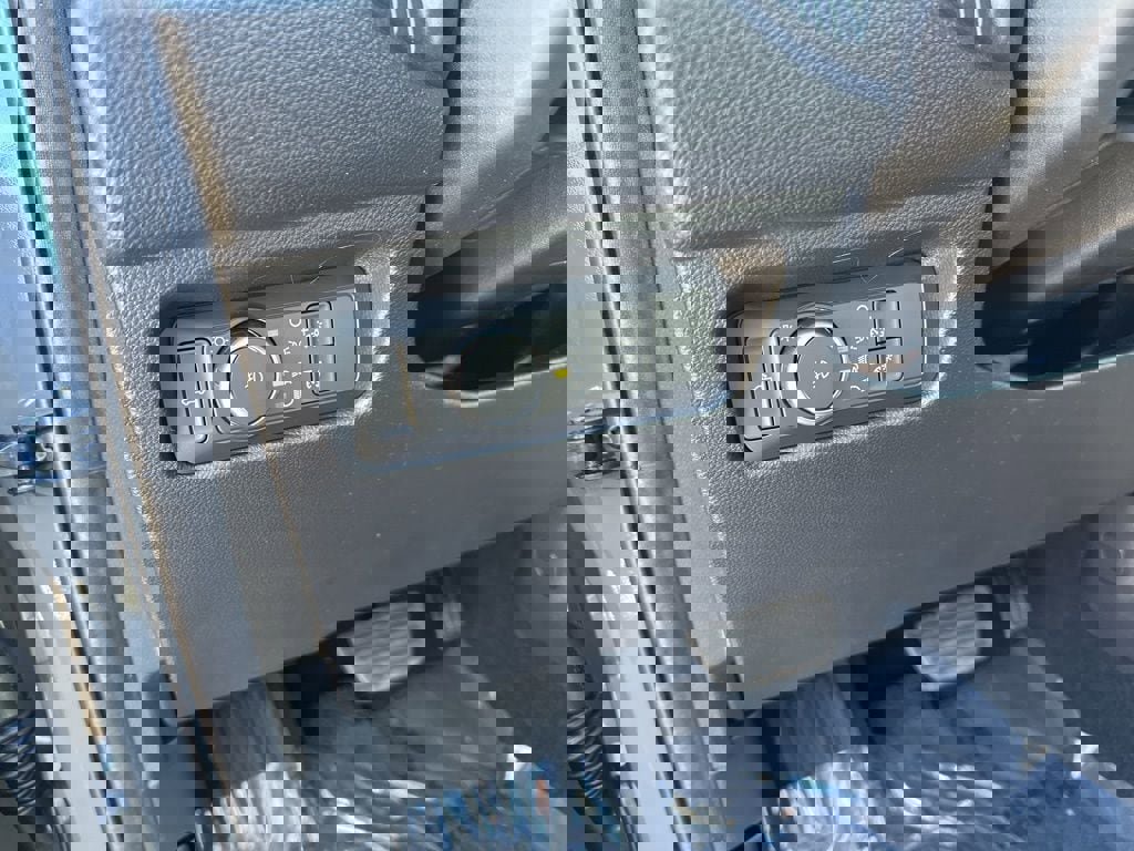 New 2025 Ford Ranger Lariat w/ FX4 Off-Road Package image 17