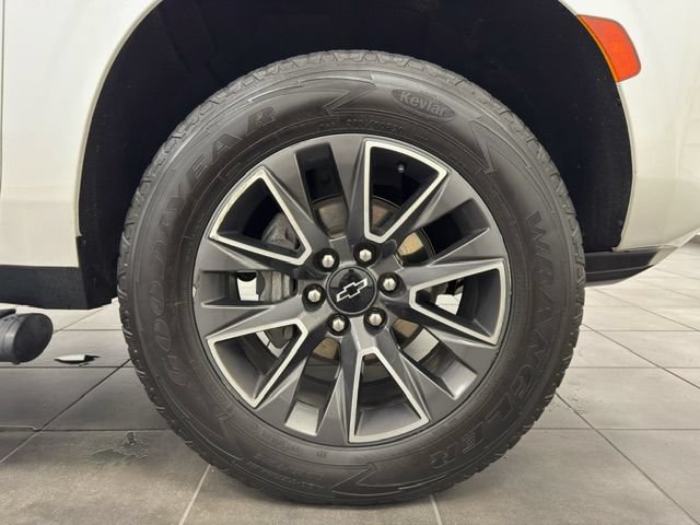 Used 2023 Chevrolet Tahoe Z71 w/ Z71 Off-Road Package AWD/4WD image 21
