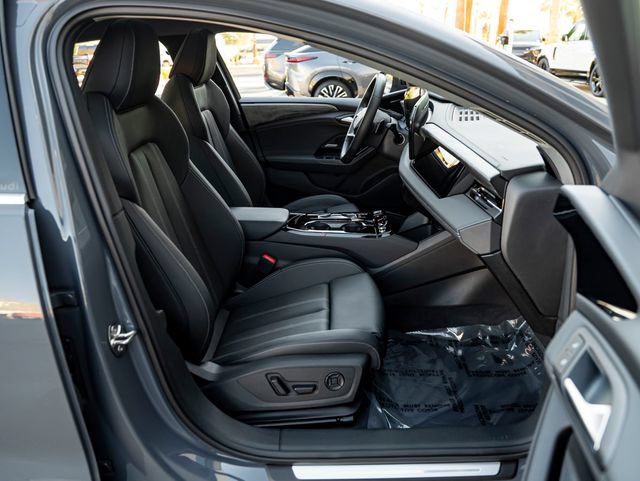 Used 2025 Audi A6 e-tron Premium Plus w/ Premium Plus RWD image 36