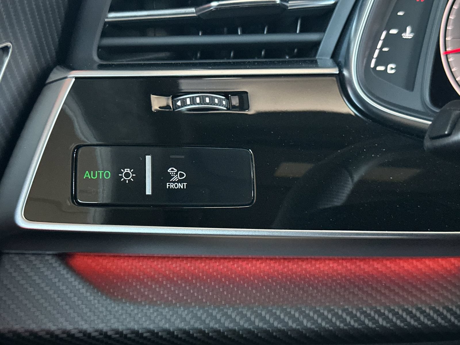 Used 2024 Audi SQ8 Prestige AWD/4WD image 31