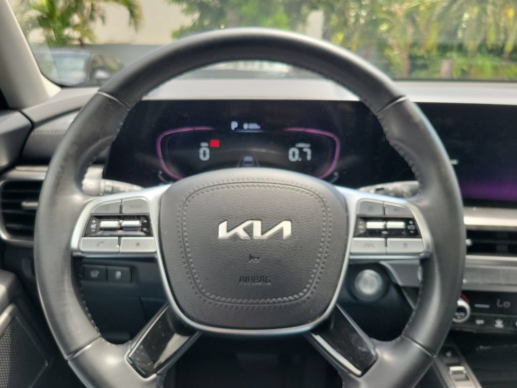 Certified 2024 Kia Telluride EX w/ EX Captain's Chair Package FWD image 24