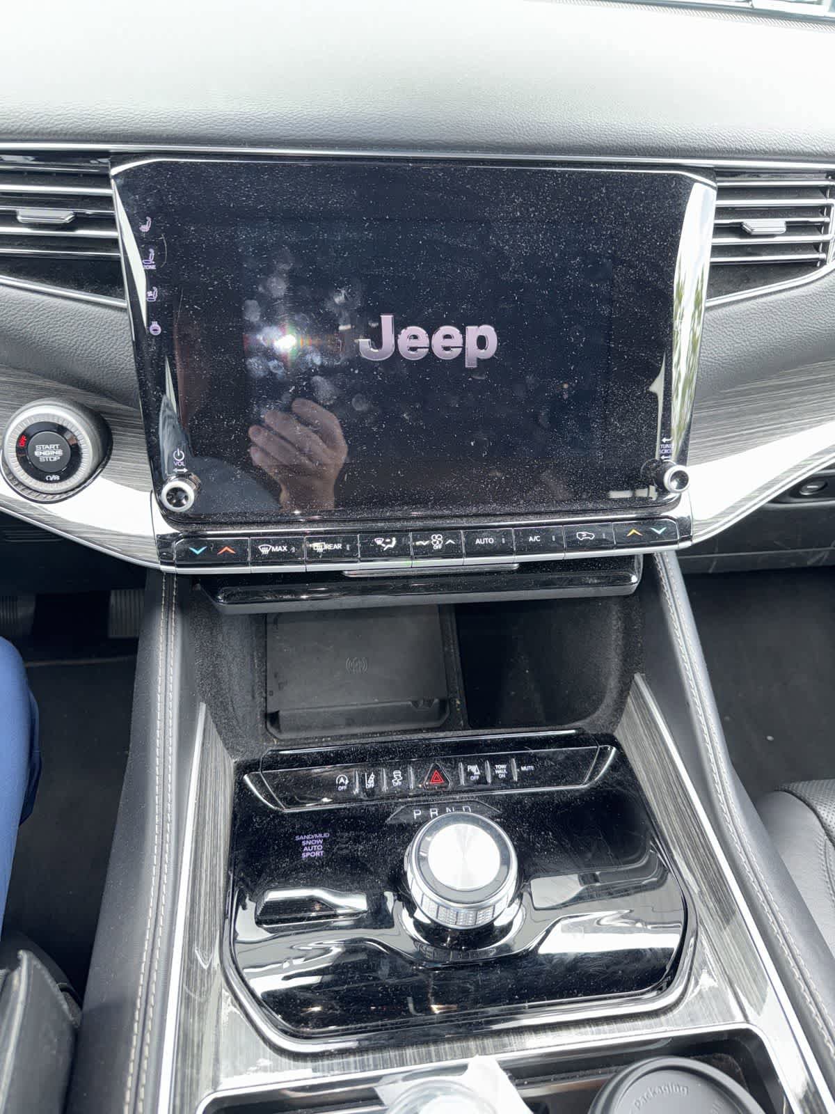 Used 2022 Jeep Wagoneer Series II AWD/4WD image 8