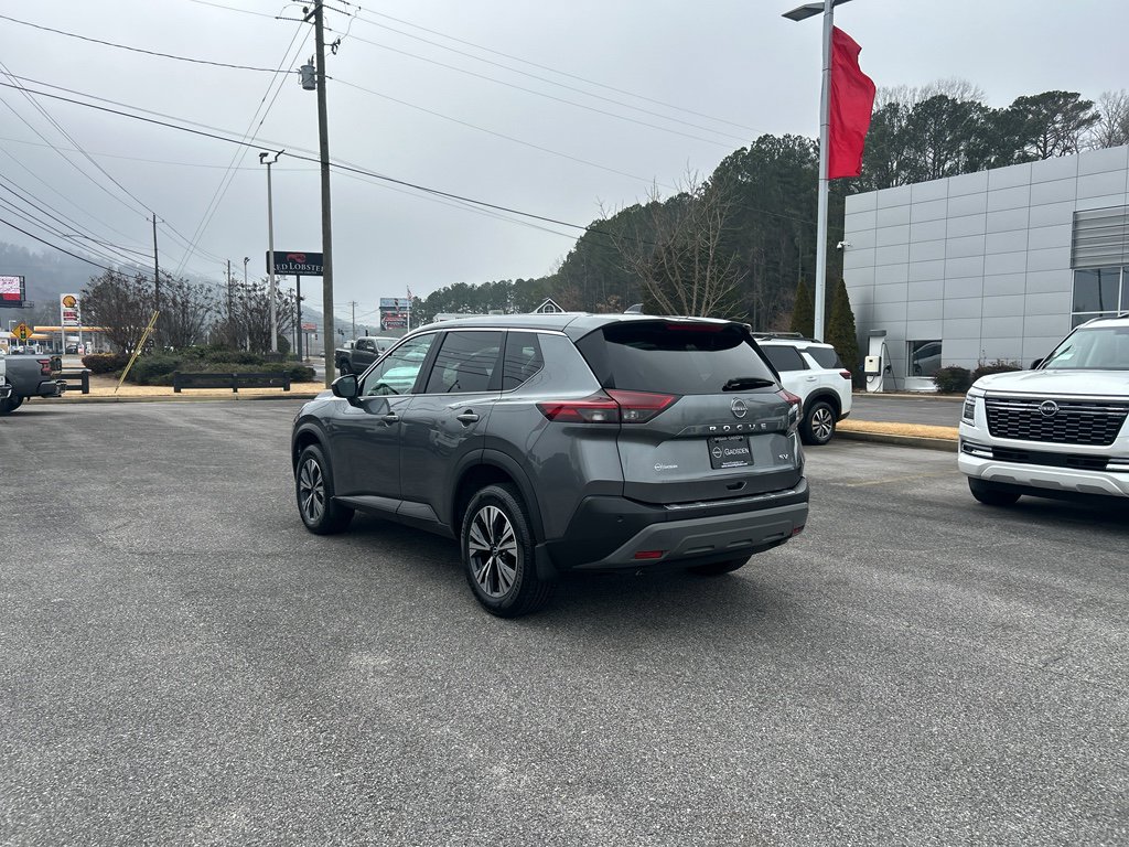 Used 2023 Nissan Rogue SV image 5