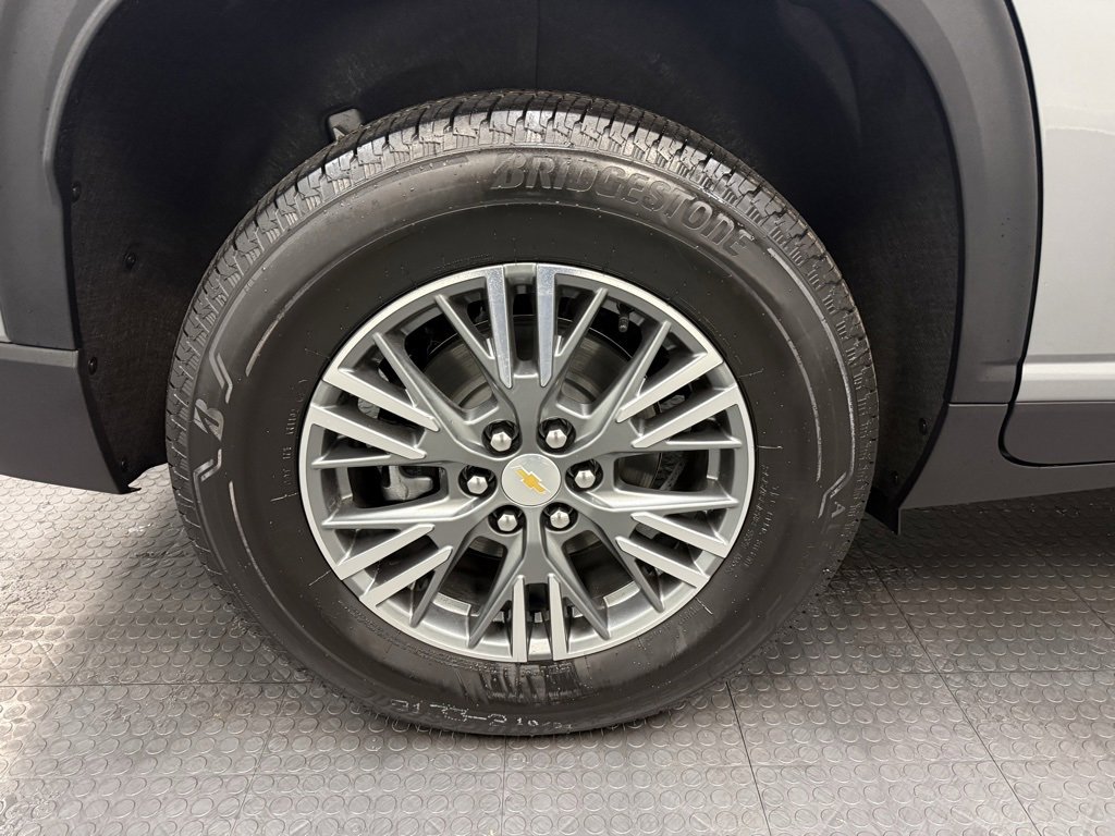 New 2026 Chevrolet Traverse LT image 13