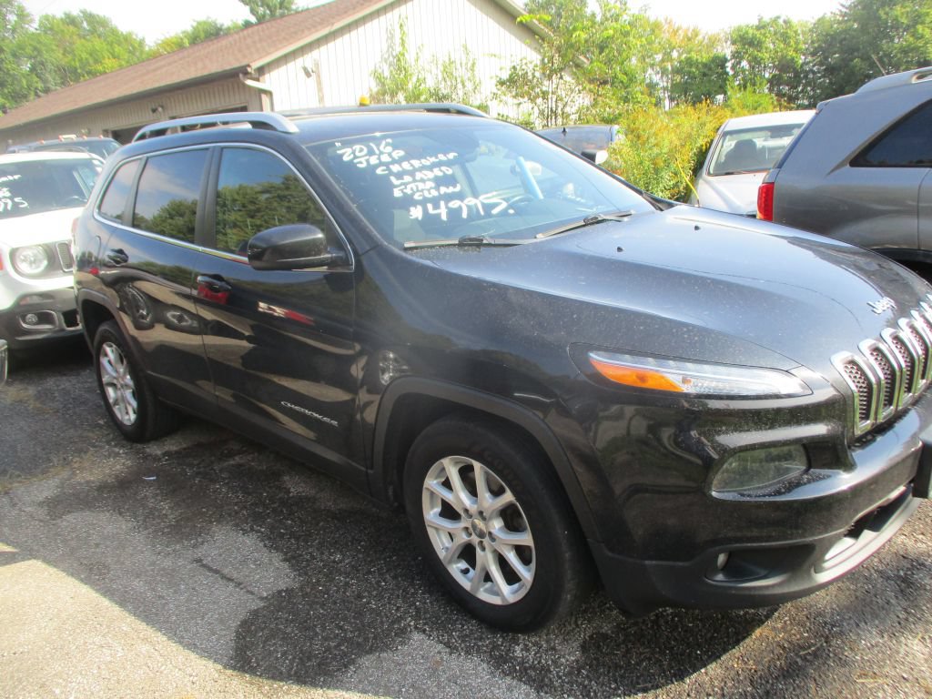 Used 2016 Jeep Cherokee Latitude w/ Cold Weather Group