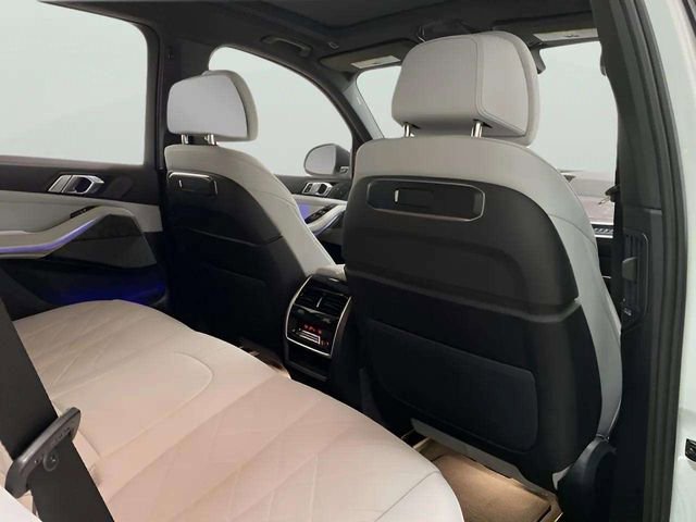 Used 2026 BMW X5 xDrive40i AWD/4WD image 33