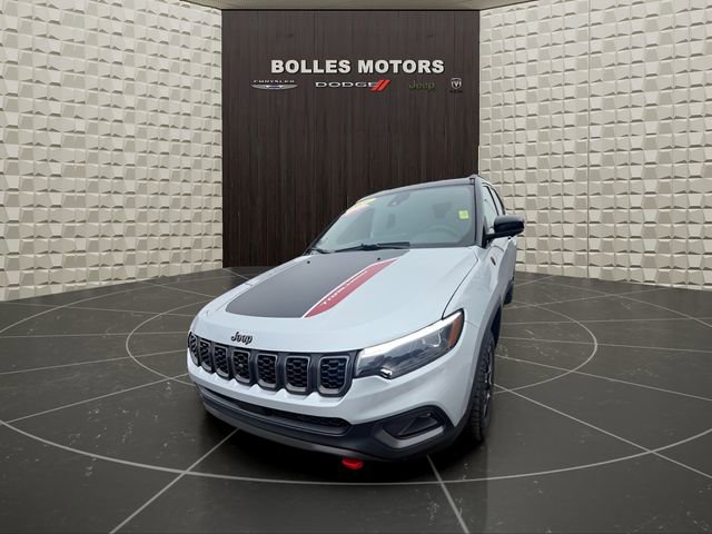 Certified 2025 Jeep Compass Trailhawk w/ Trailhawk Elite Group image 10