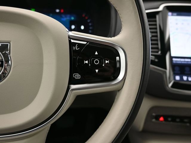 Used 2023 Volvo XC90 B6 Plus AWD/4WD image 25