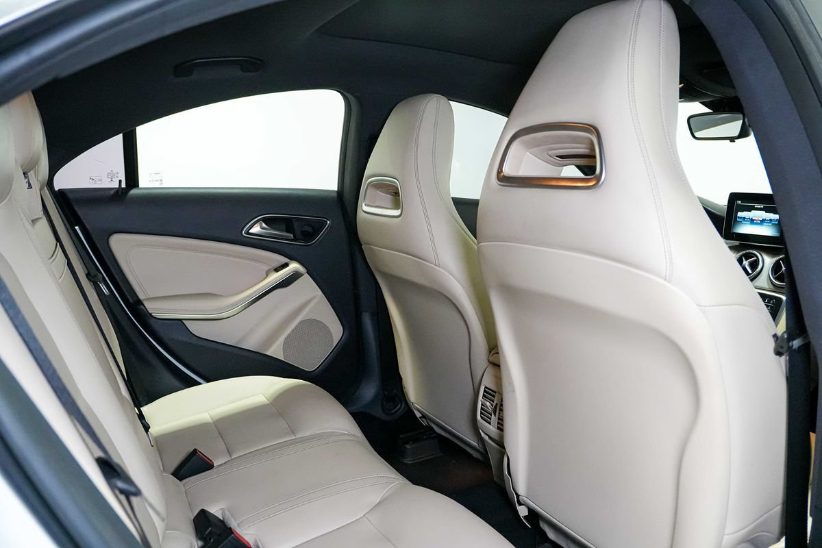 Used 2016 Mercedes-Benz CLA 250 image 16