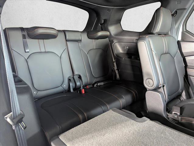 Used 2025 Honda Pilot TrailSport image 23