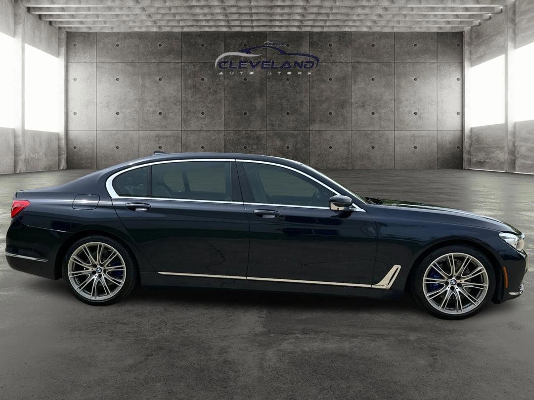 Used 2019 BMW 740i w/ Executive Package RWD image 2