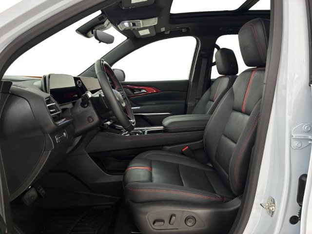 Certified 2026 Chevrolet Traverse RS AWD/4WD image 12