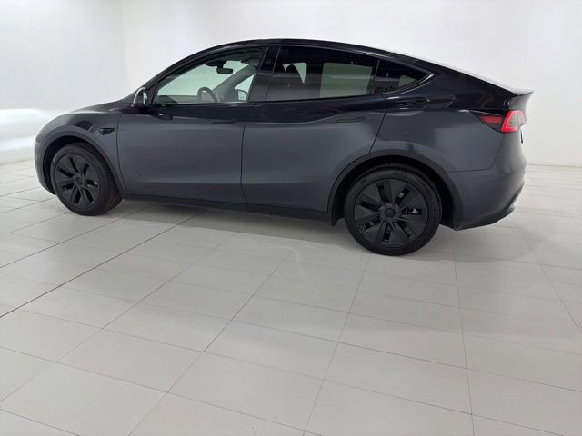 Used 2025 Tesla Model Y Long Range AWD/4WD image 2