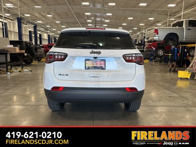 New 2025 Jeep Compass Latitude w/ Sun & Sound Group image 8