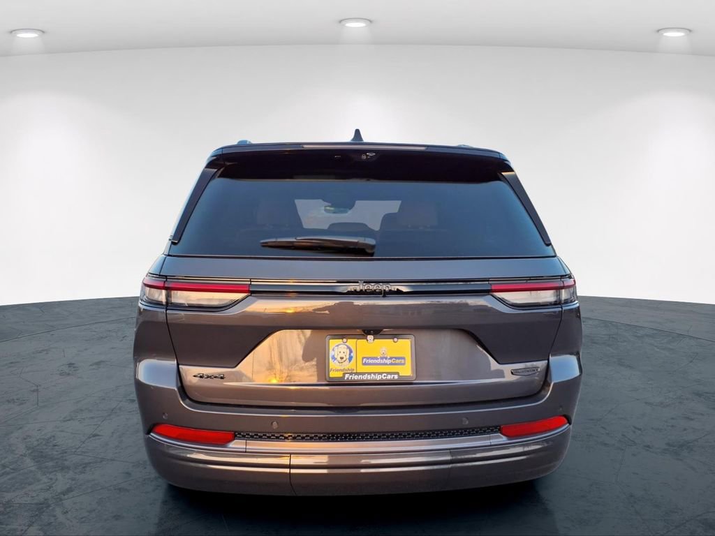 New 2026 Jeep Grand Cherokee Summit image 8