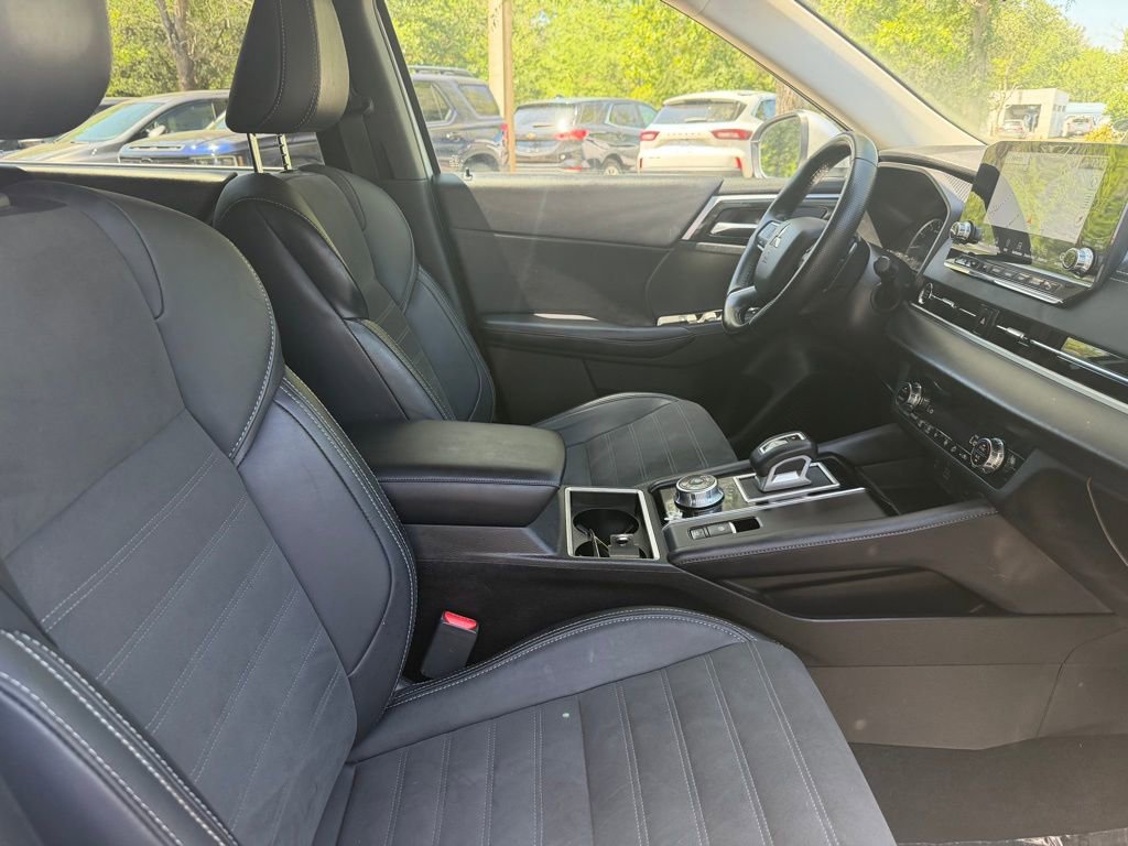 Used 2024 Mitsubishi Outlander SE Black Edition AWD/4WD image 10