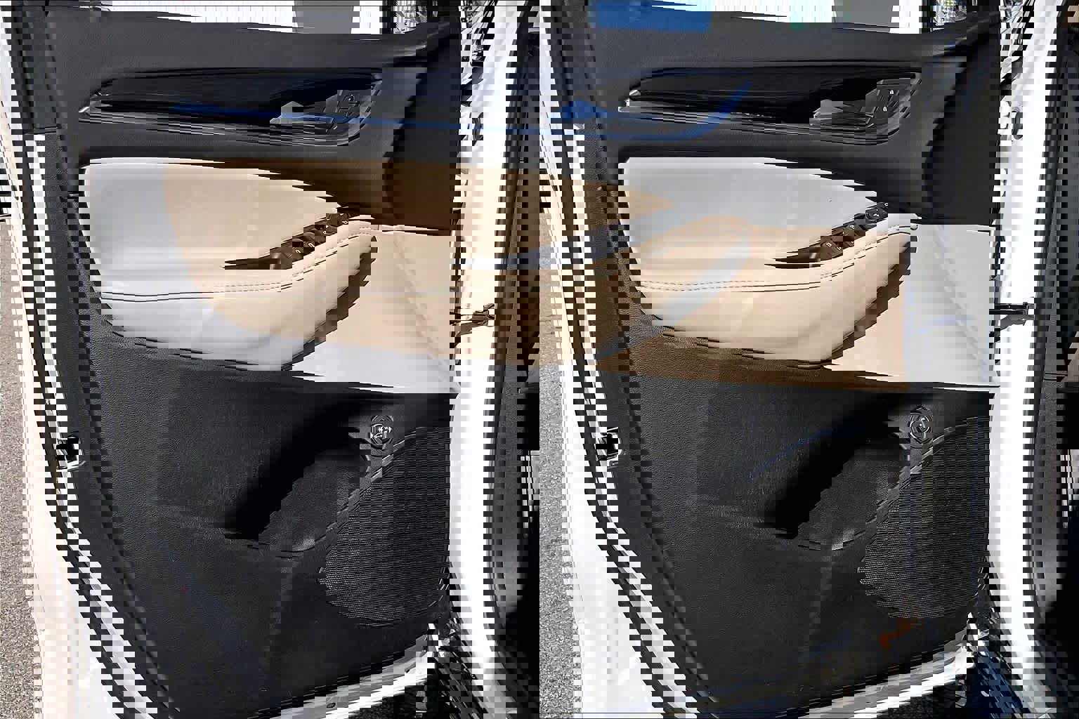 Used 2019 Buick Enclave Essence image 22