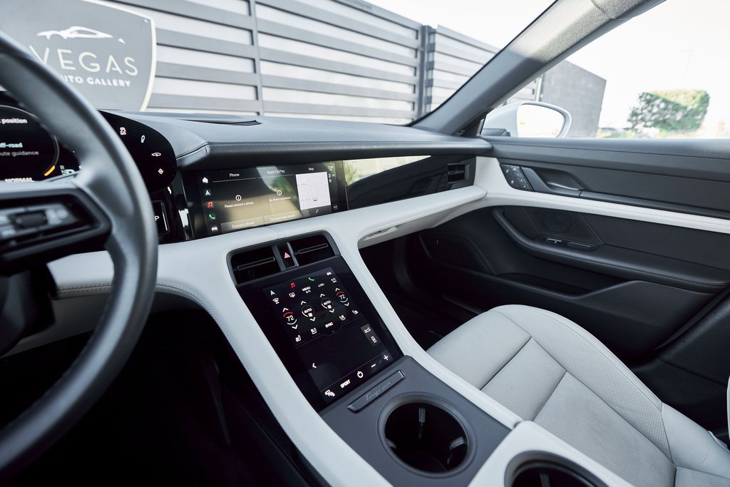 Used 2023 Porsche Taycan 4S w/ Premium Package image 59