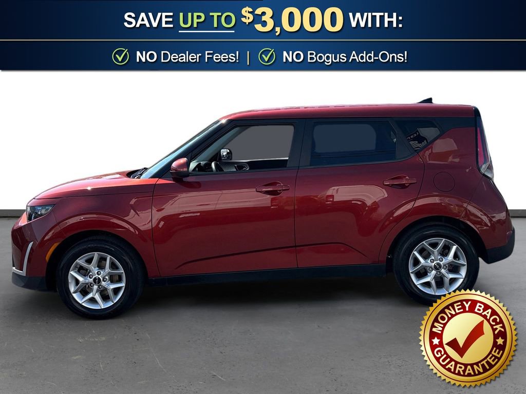 Used 2023 Kia Soul LX w/ LX Technology Package FWD image 2