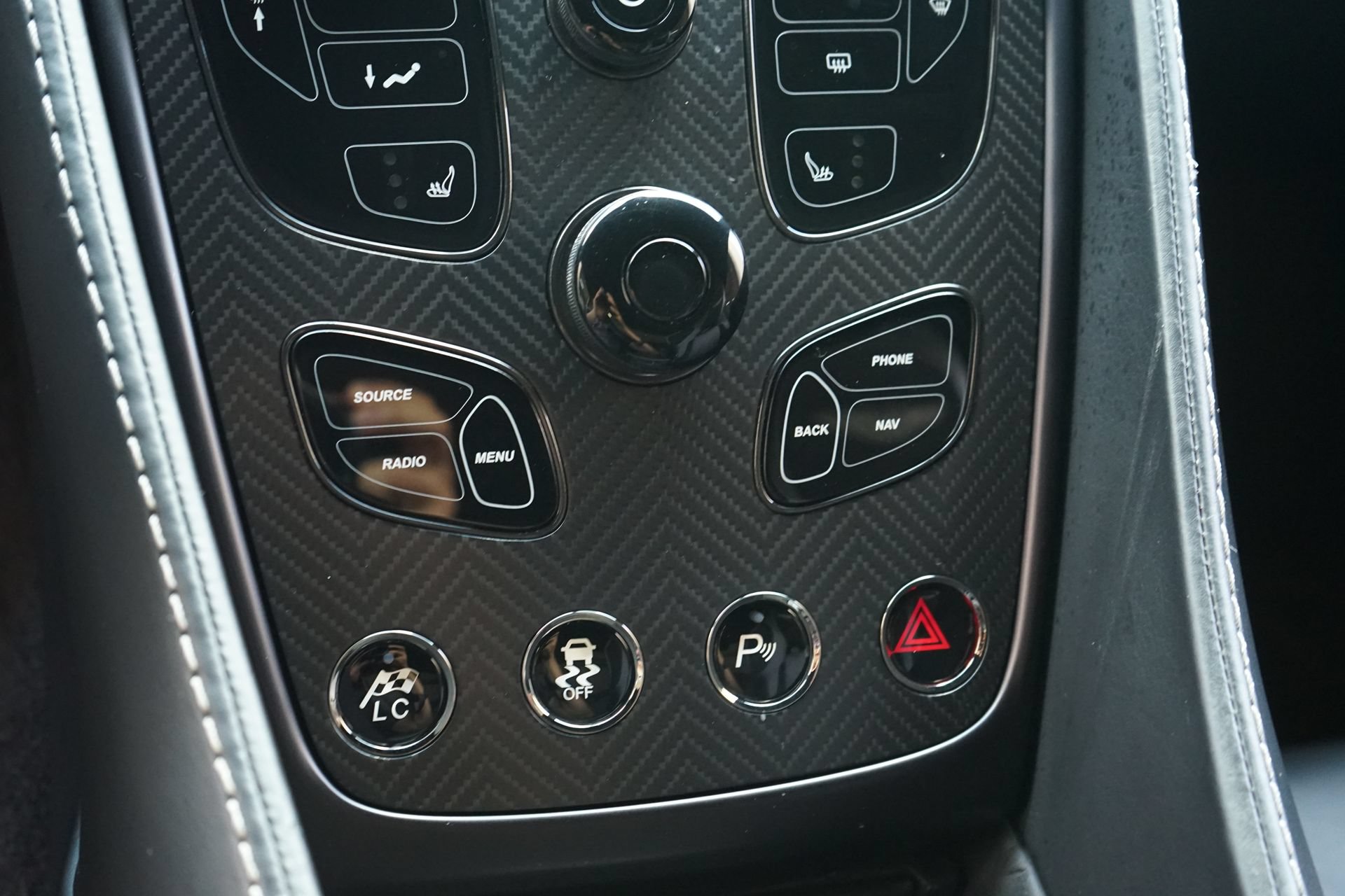 Used 2015 Aston Martin Vanquish Coupe RWD image 20