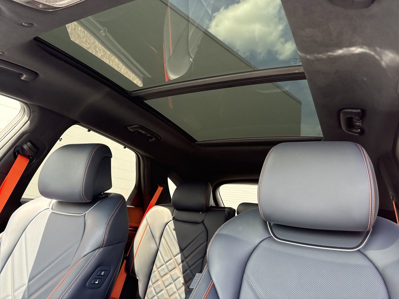 Used 2026 Genesis GV70 3.5T Sport Prestige image 34