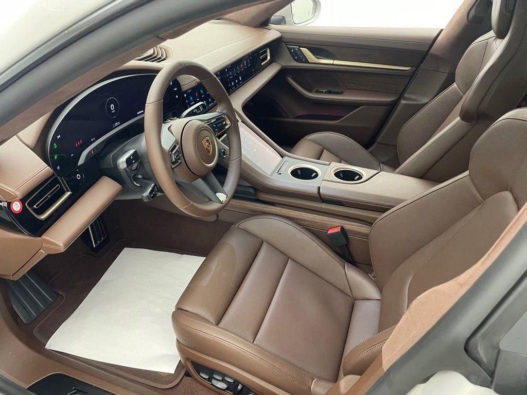 Used 2024 Porsche Taycan GTS image 4