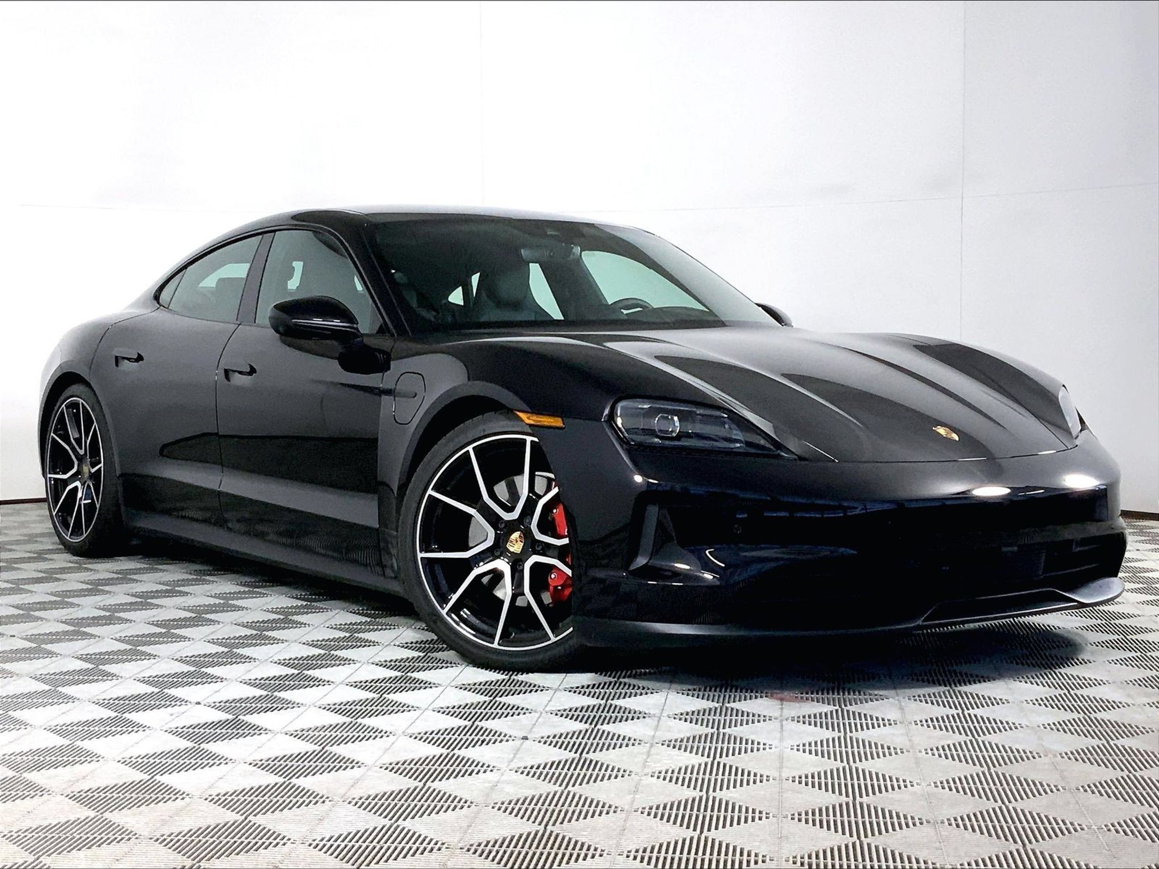 Used 2025 Porsche Taycan 4S AWD/4WD image 6