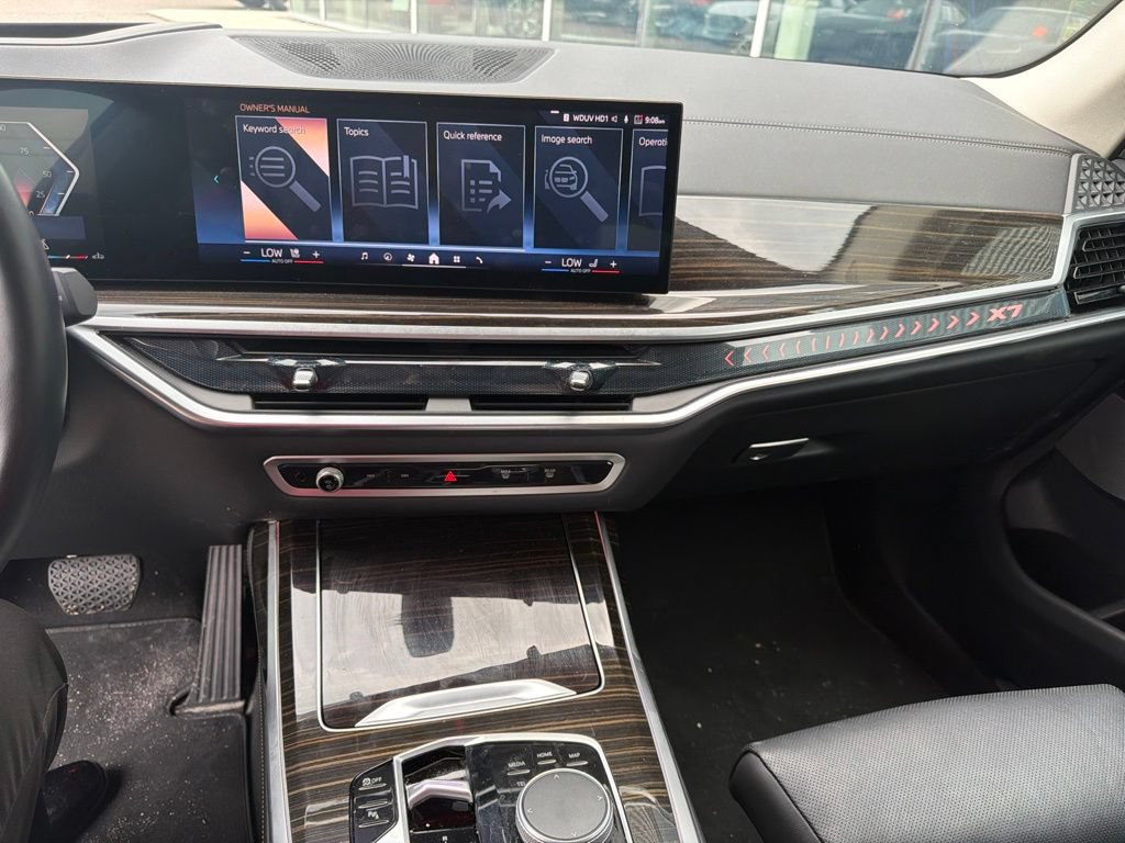 Used 2025 BMW X7 xDrive40i AWD/4WD image 10