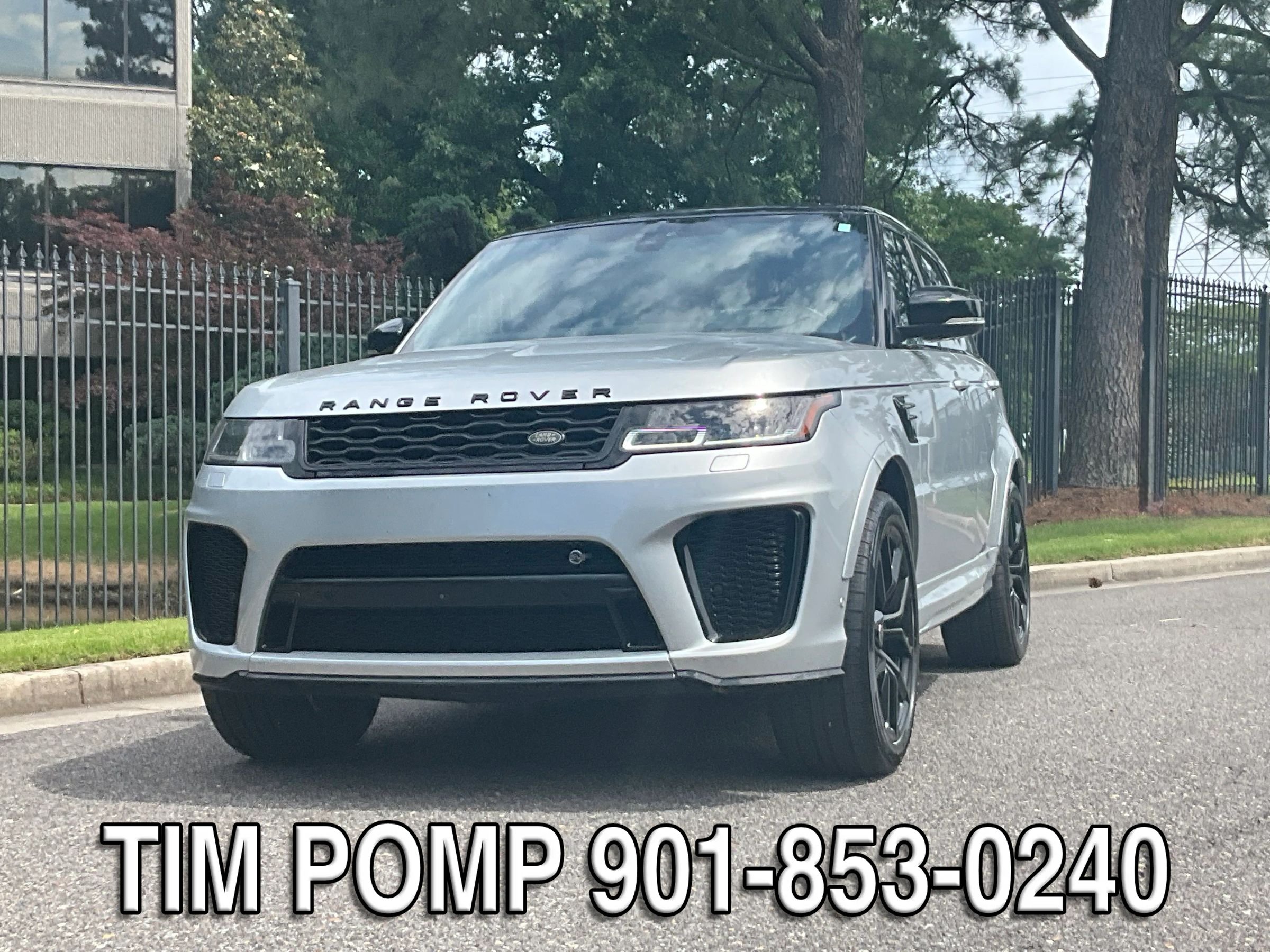 Used 2019 Land Rover Range Rover Sport SVR AWD/4WD image 2