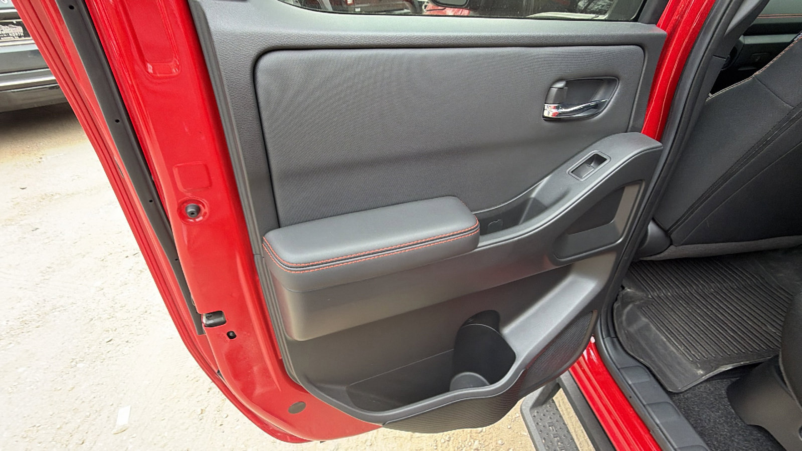 Used 2024 Nissan Frontier PRO-4X w/ Off-Road Protection Package image 22