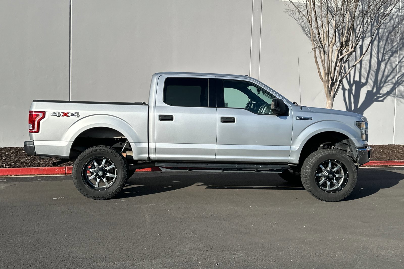 Used 2016 Ford F150 XLT image 3