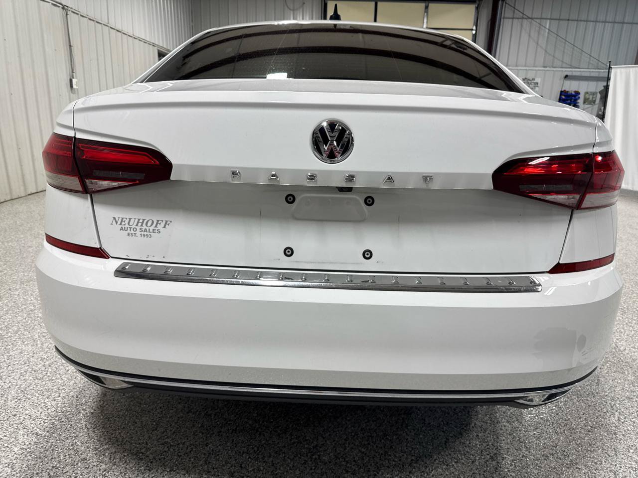 Used 2022 Volkswagen Passat 2.0T SE FWD image 6