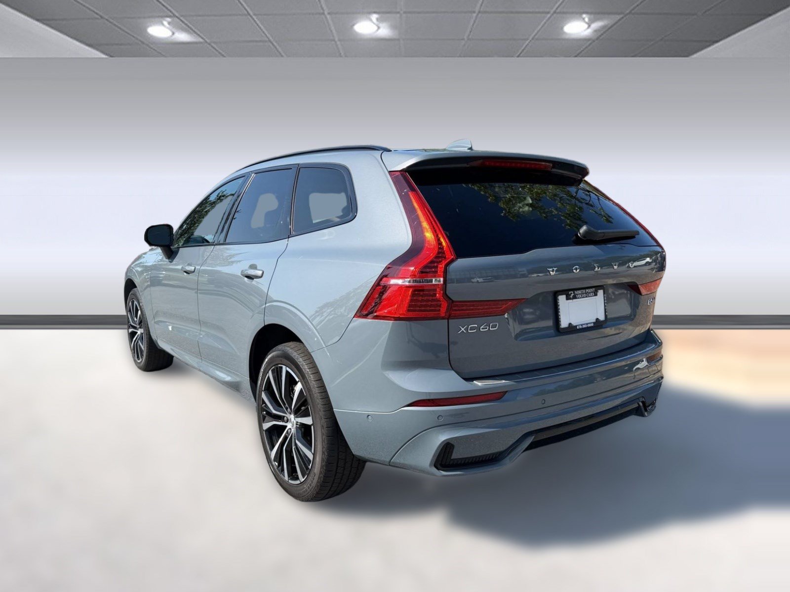Certified 2024 Volvo XC60 B5 Plus w/ Protection Package Premier AWD/4WD image 3