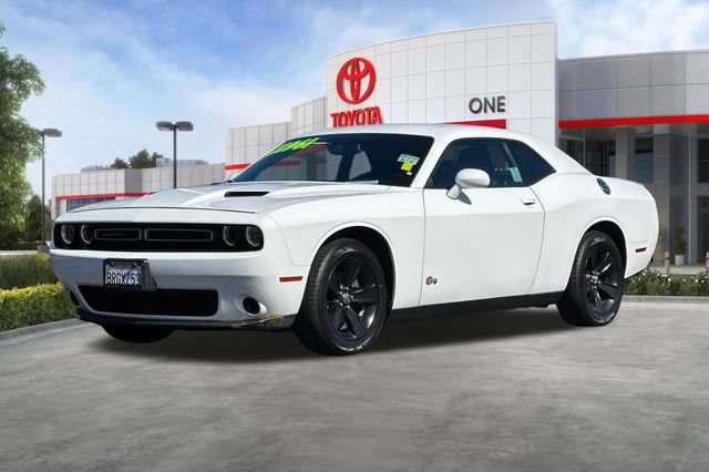 Used 2019 Dodge Challenger SXT RWD image 9