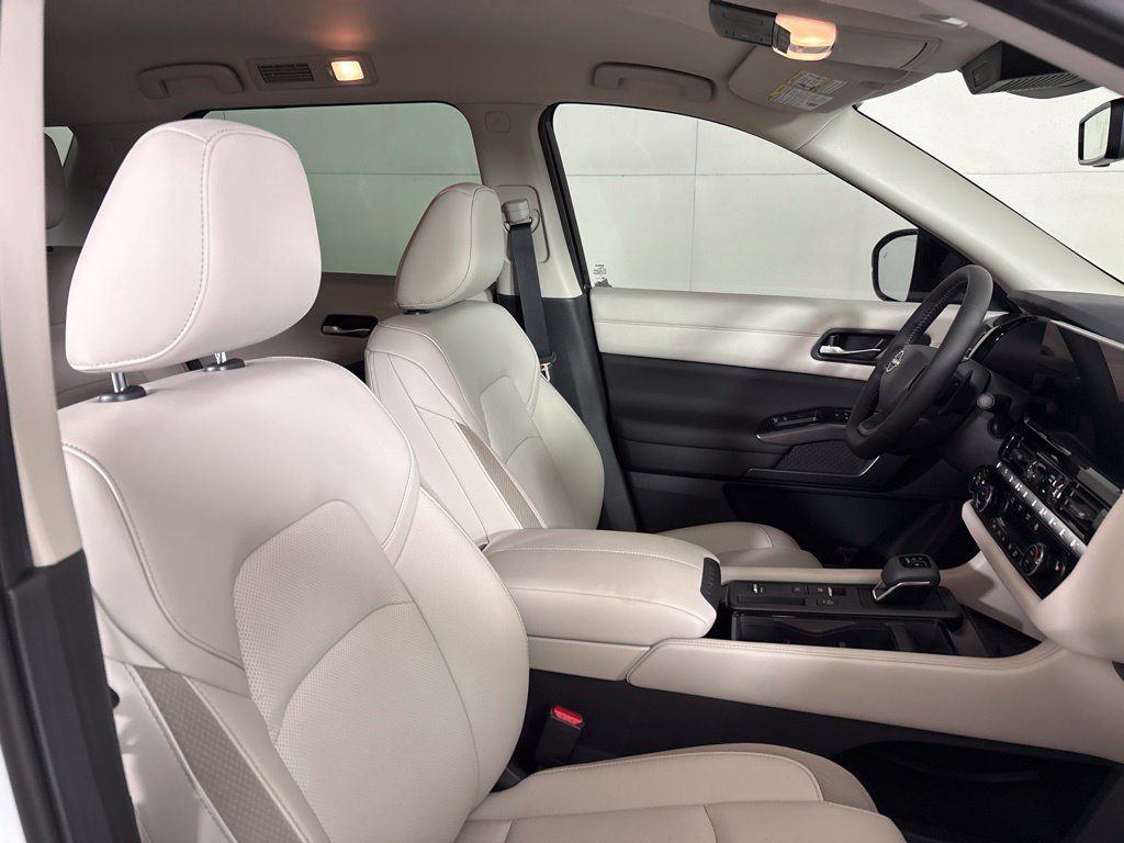 New 2026 Nissan Pathfinder SL FWD image 18