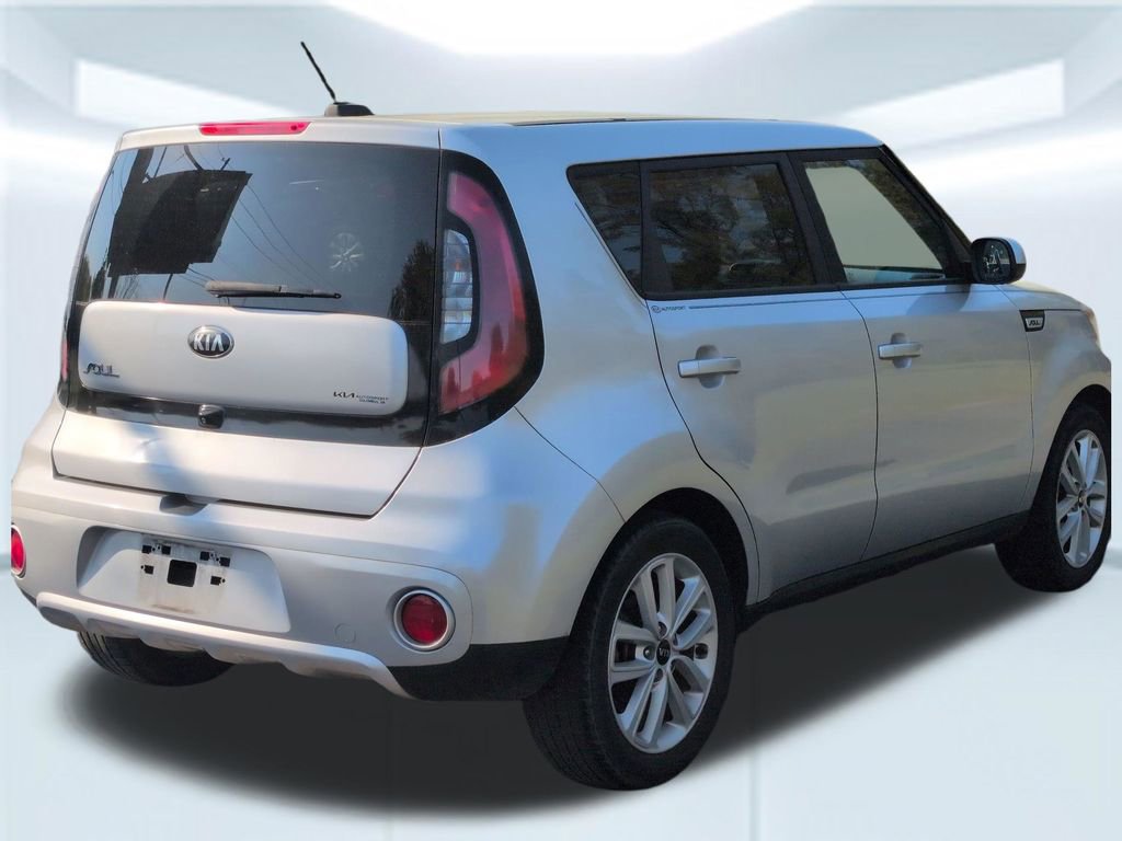 Used 2018 Kia Soul + image 5