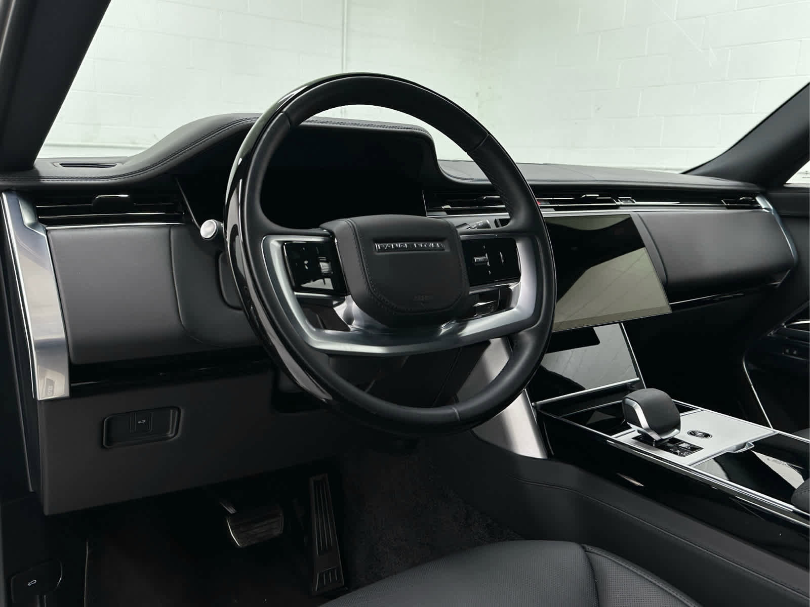 Used 2025 Land Rover Range Rover Long Wheelbase SE image 10