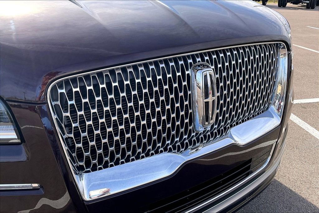 Used 2023 Lincoln Navigator Reserve image 30