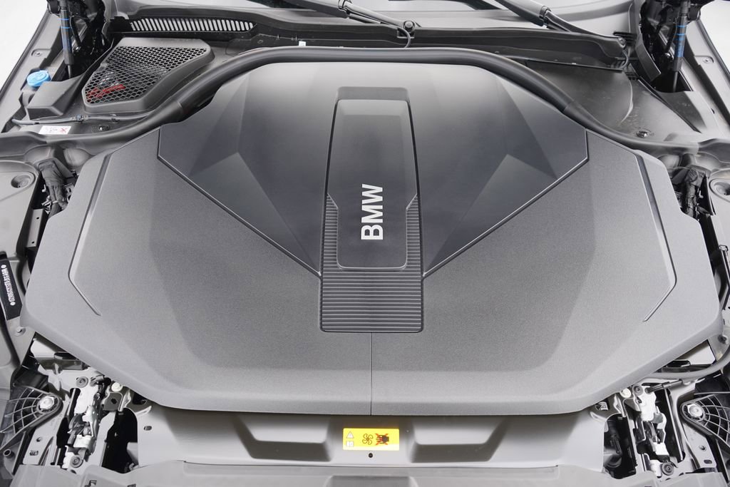 Used 2025 BMW i5 eDrive40i w/ Premium Package image 22