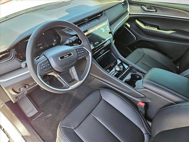 New 2026 Jeep Grand Cherokee Limited w/ Limited Altitude Package AWD/4WD video 4