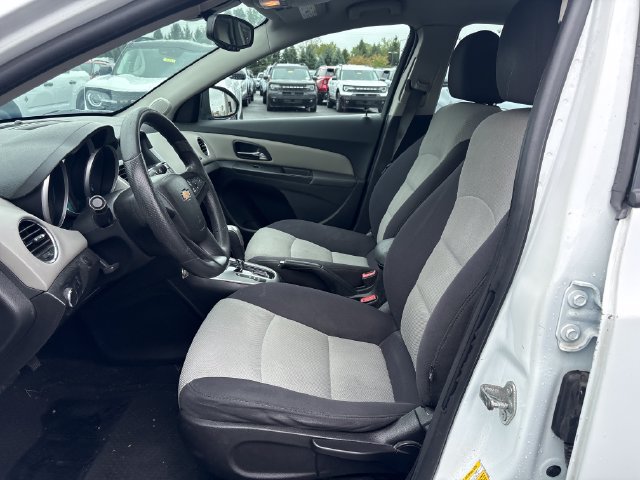 Used 2014 Chevrolet Cruze LS FWD image 10