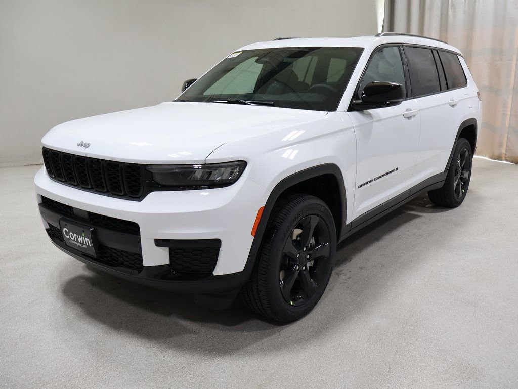 New 2025 Jeep Grand Cherokee L Altitude image 3
