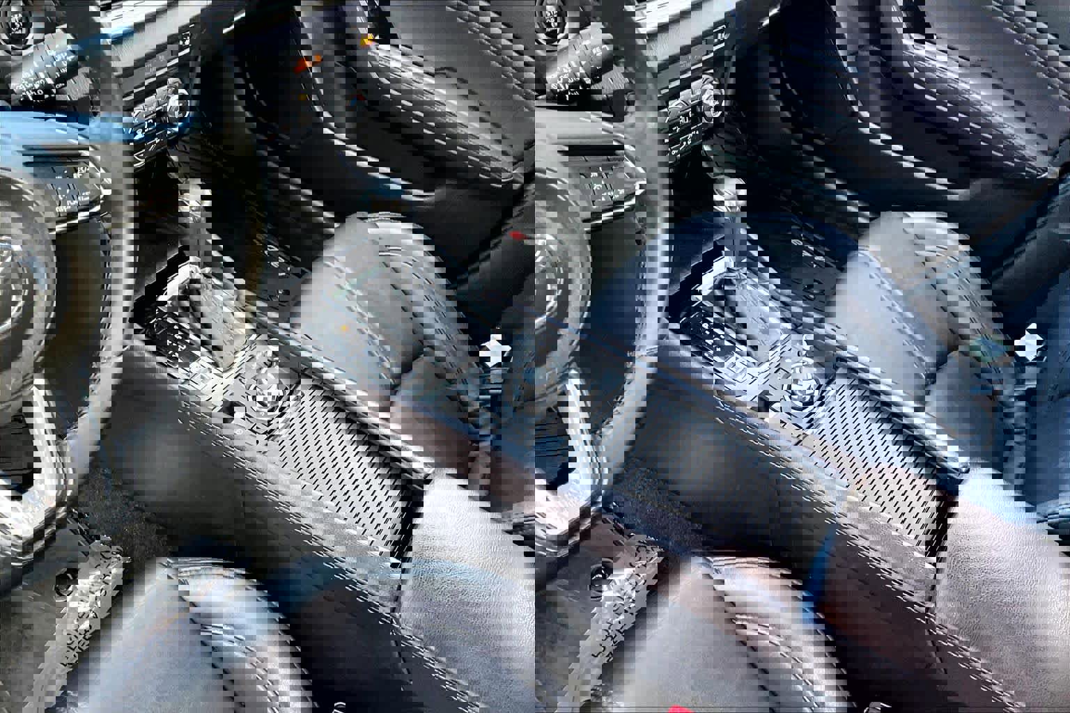 Used 2017 MAZDA MAZDA3 Touring image 17