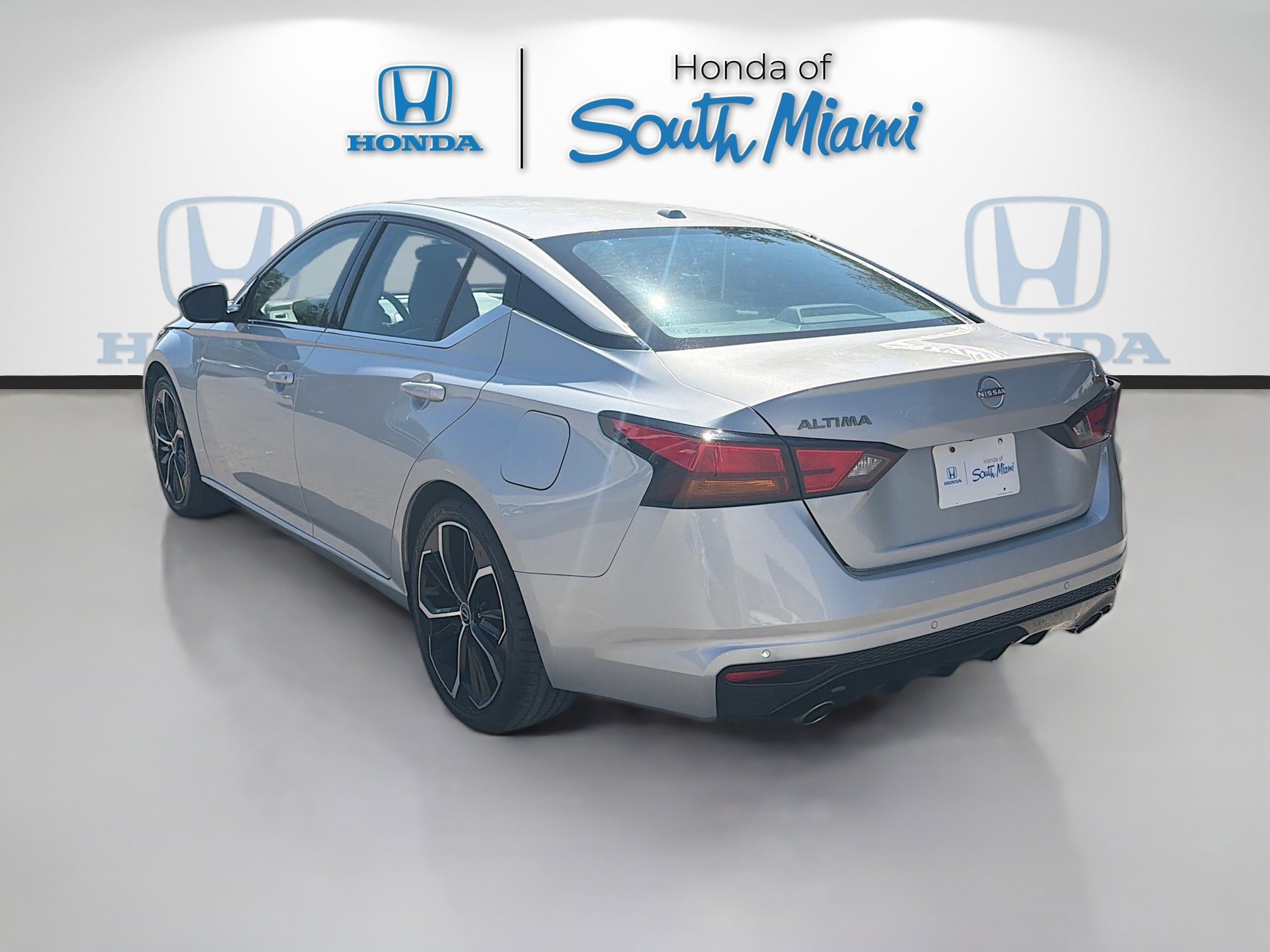 Used 2024 Nissan Altima 2.5 SR FWD image 5