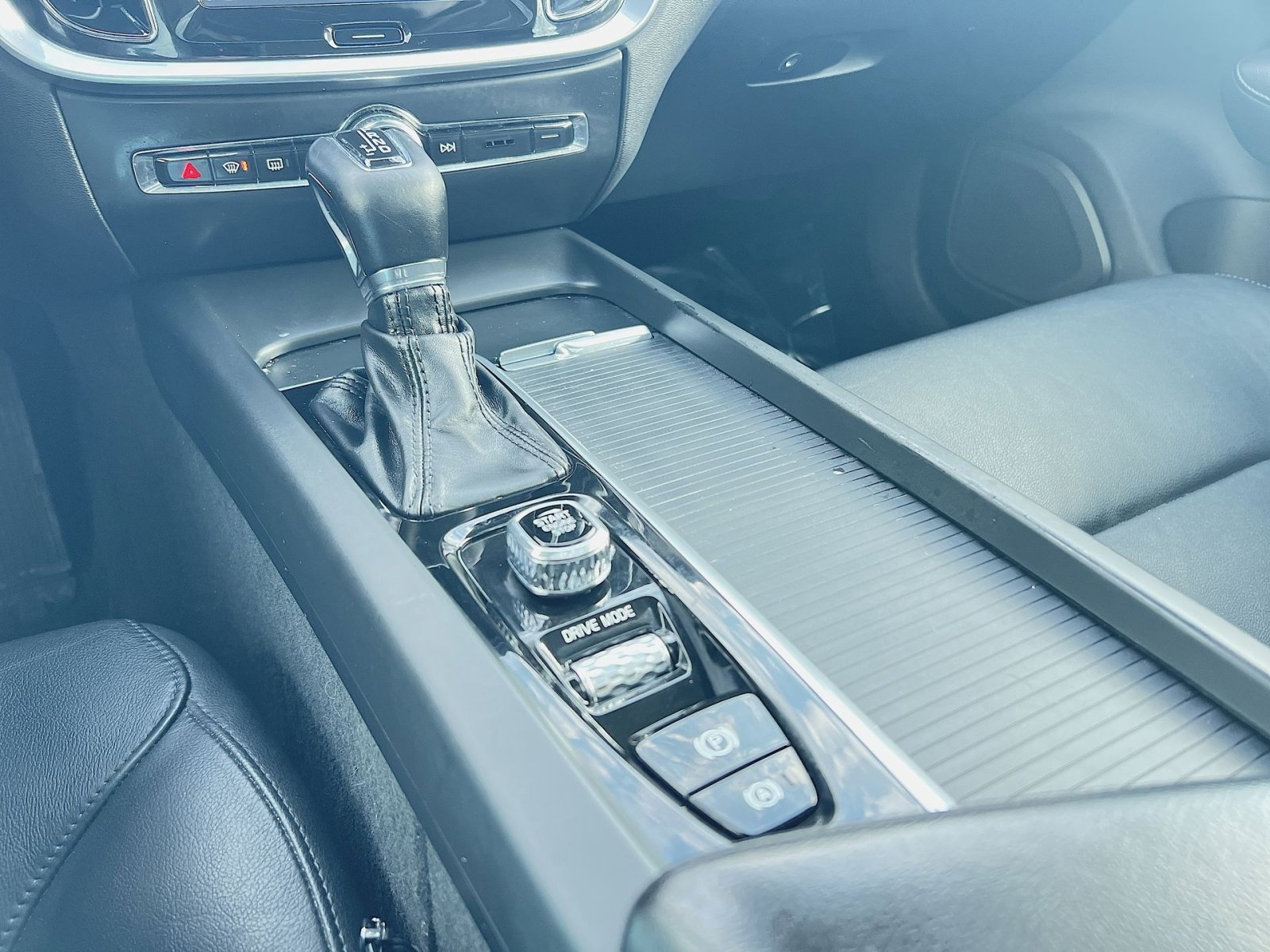 Used 2020 Volvo S60 T6 Momentum w/ Protection Package Premier image 22