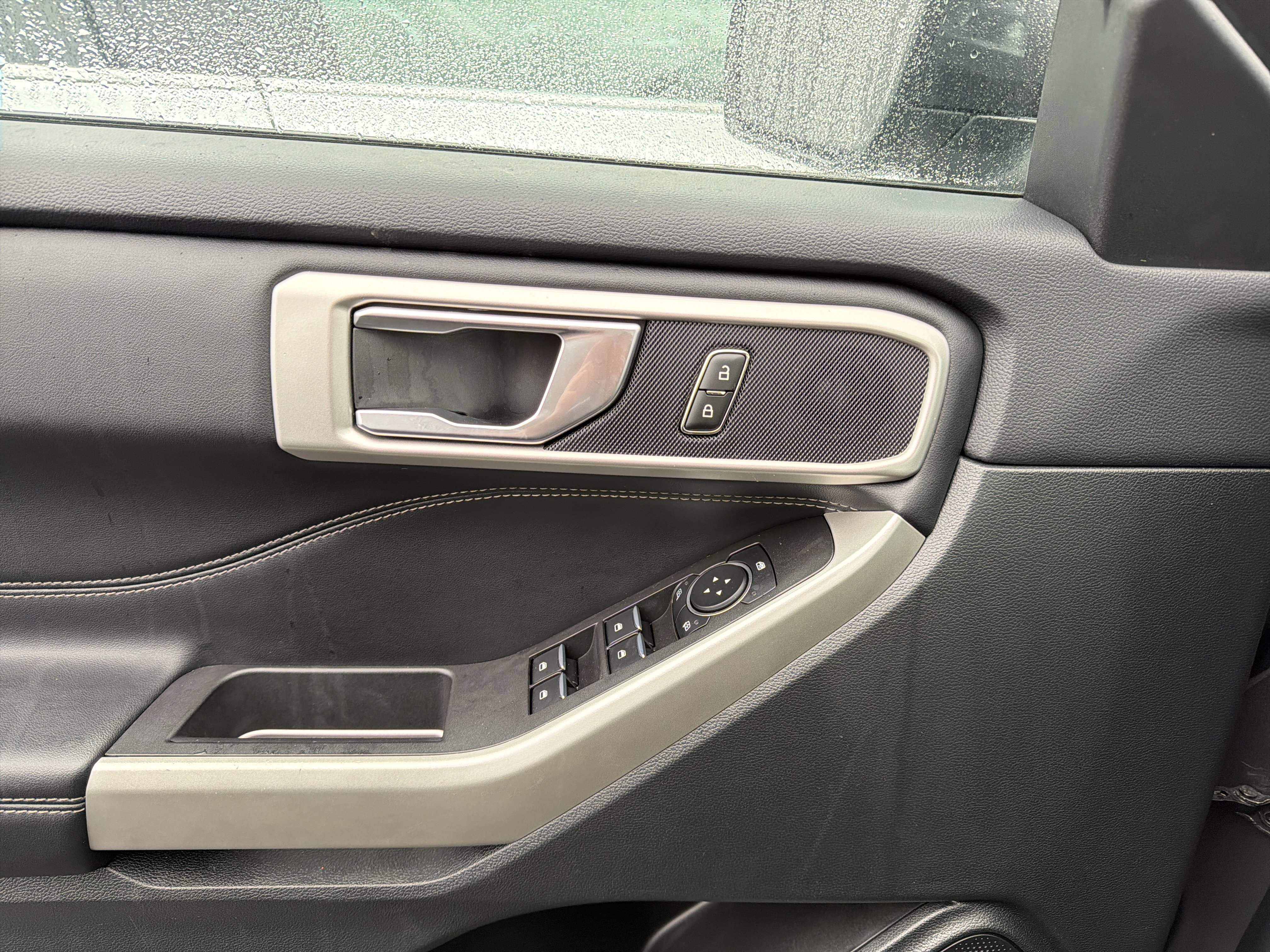 Used 2023 Ford Explorer XLT w/ Equipment Group 202A image 14