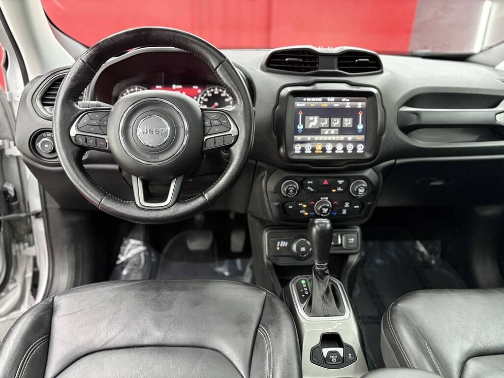 Used 2018 Jeep Renegade Limited w/ UConnect 8.4 Nav Group AWD/4WD image 15
