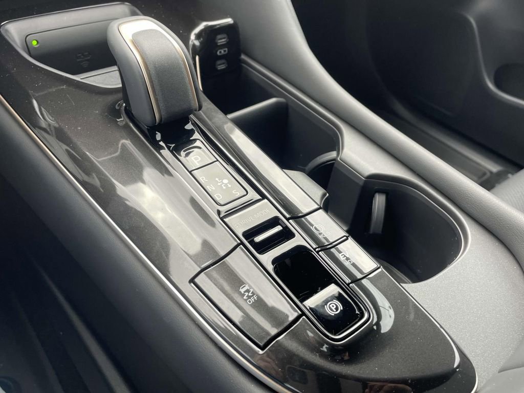 New 2025 Toyota Crown Signia image 14