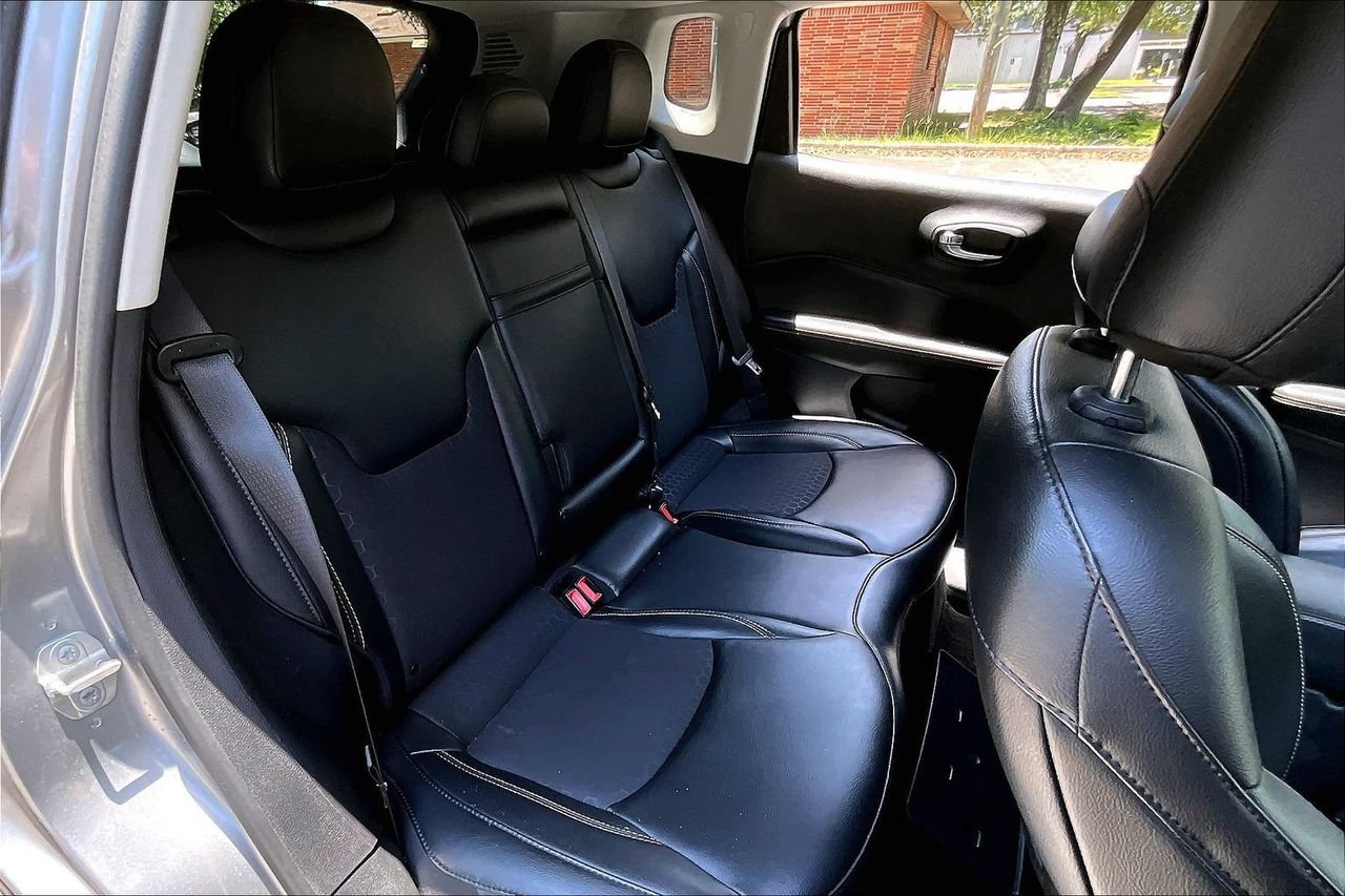 Used 2019 Jeep Compass Latitude w/ Popular Equipment Group FWD image 20