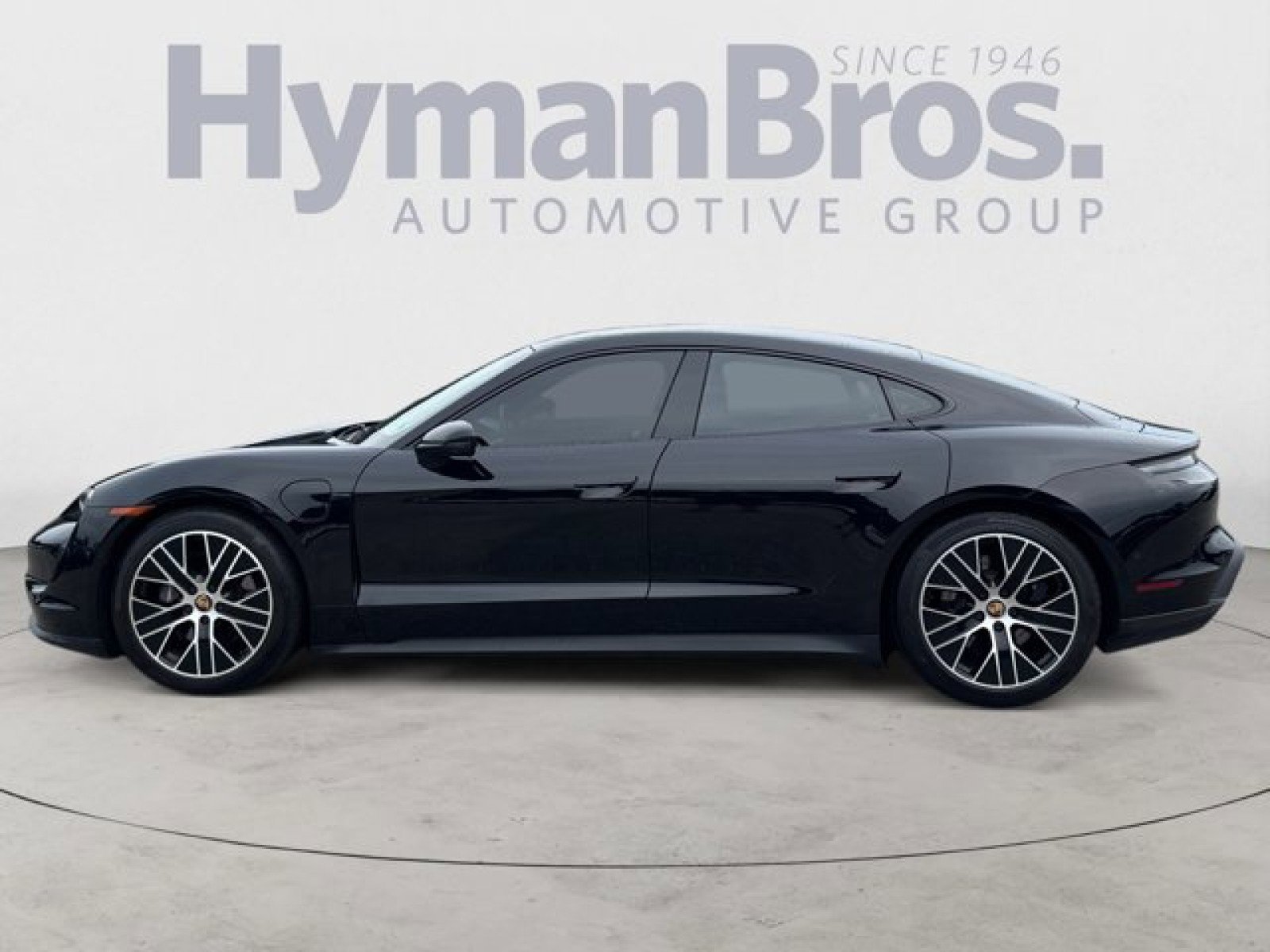 Used 2022 Porsche Taycan image 6